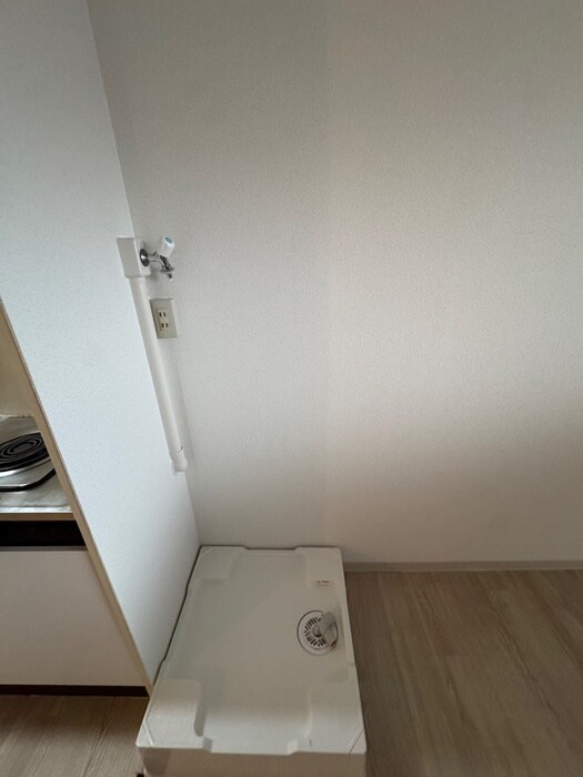 物件内観写真13　(洗濯機置場)