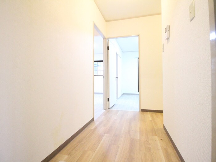 物件内観写真18　(廊下)