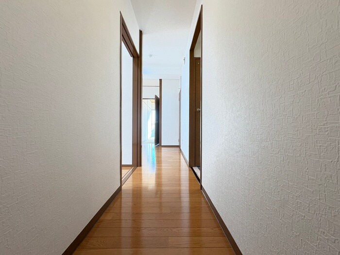 物件内観写真8　(廊下)