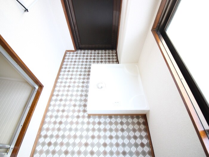 物件内観写真13　(洗濯機置場)