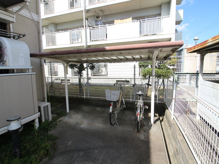 物件外観写真5　(駐輪場)