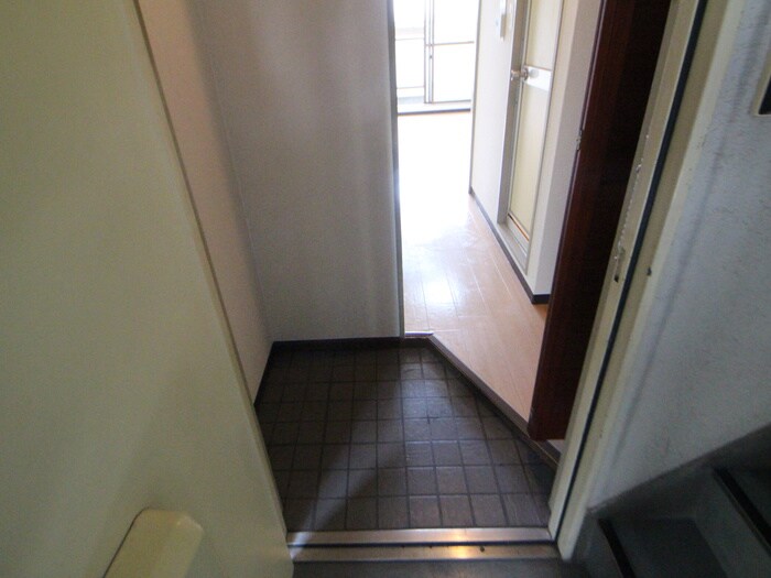 物件内観写真7　(玄関)