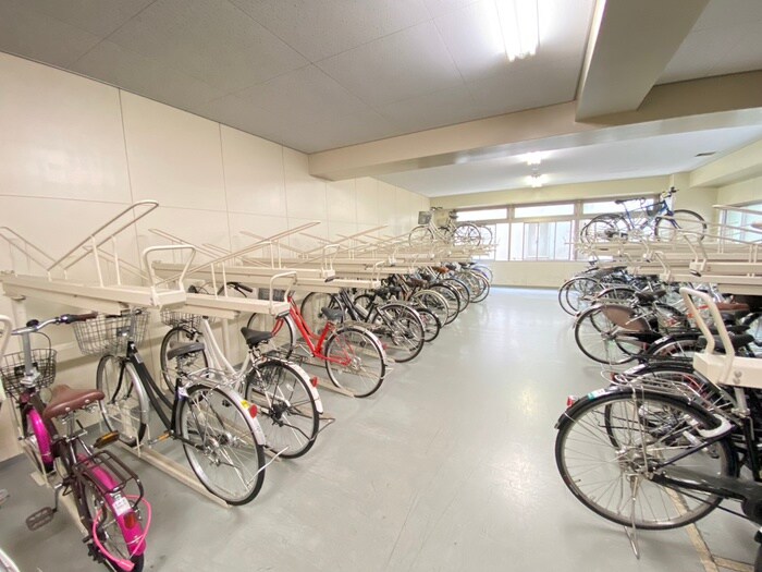 物件外観写真3　(駐輪場)