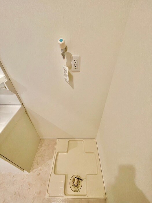 物件内観写真12　(洗濯機置場)