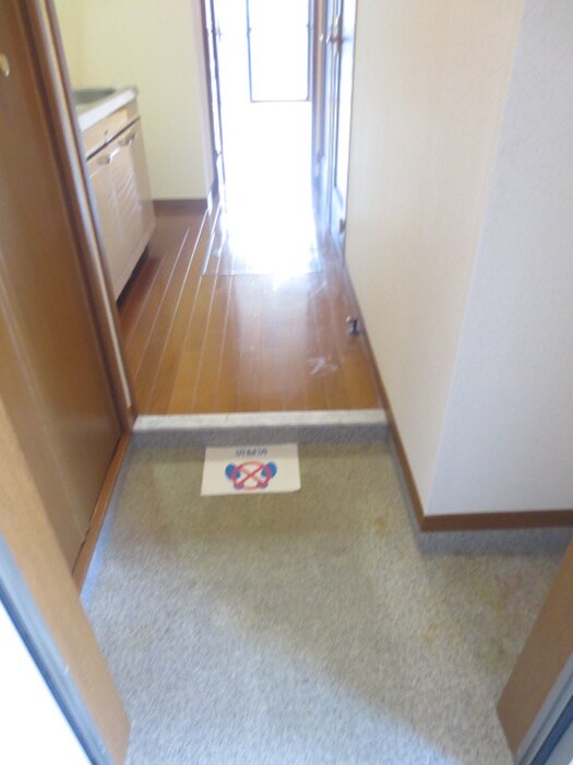 物件内観写真7　(玄関)