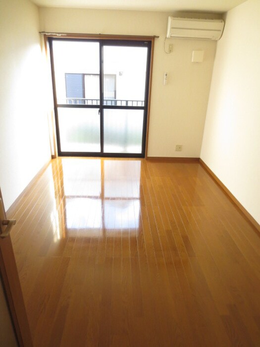 物件内観写真10　(居室)