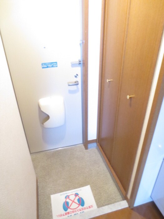 物件内観写真17　(玄関)