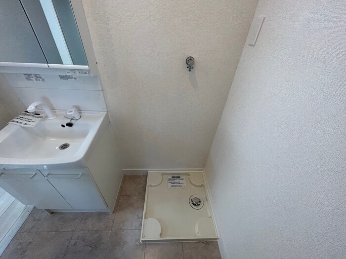 物件内観写真14　(洗濯機置場)