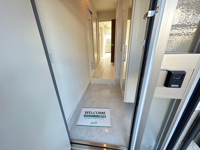 物件内観写真18　(玄関)