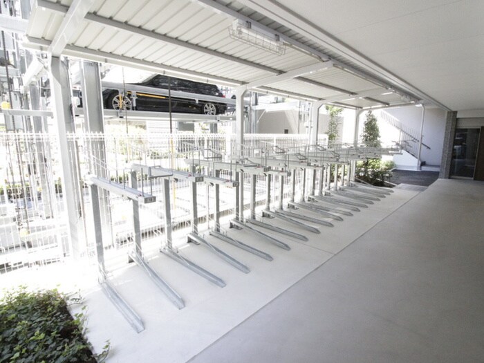 物件外観写真4　(駐輪場)