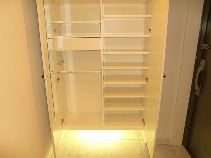 物件内観写真16　(靴箱)