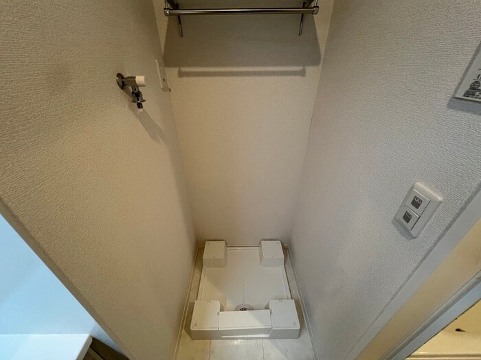 物件内観写真10　(洗濯機置場)