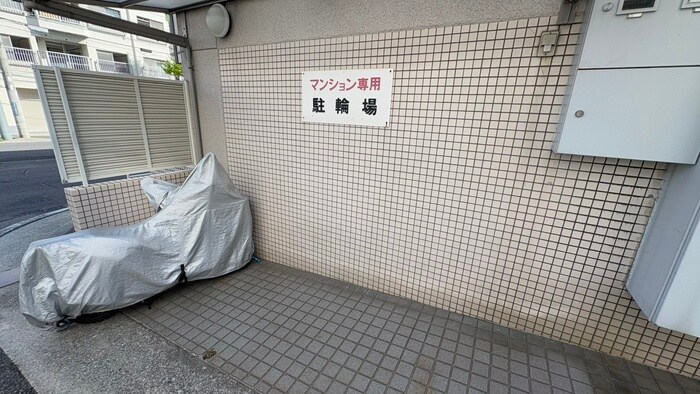 物件外観写真6　(駐輪場)