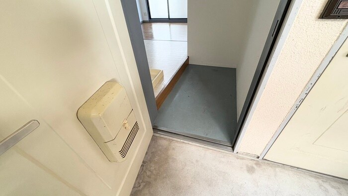 物件内観写真21　(玄関)