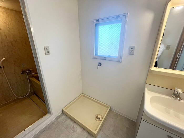 物件内観写真14　(洗濯機置場)