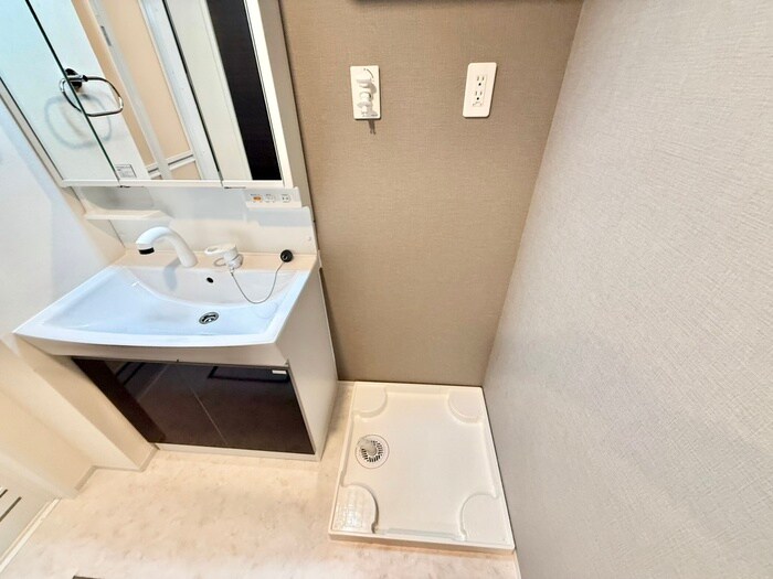 物件内観写真16　(洗濯機置場)