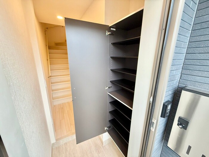 物件内観写真18　(靴箱)