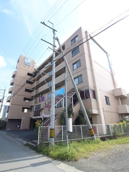 オウミ住宅ビル外観写真