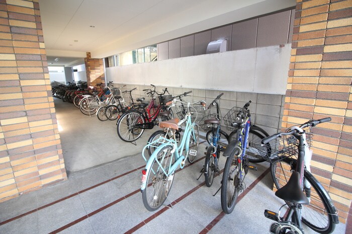 物件外観写真6　(駐輪場)