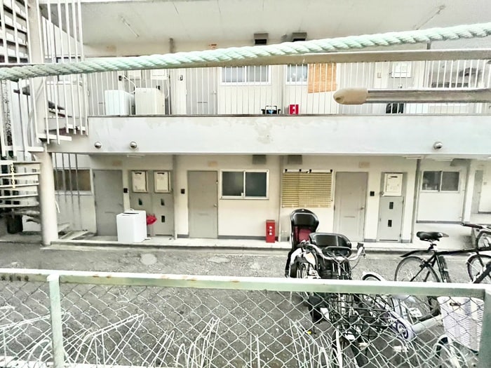 物件内観写真18　(室内からの展望)