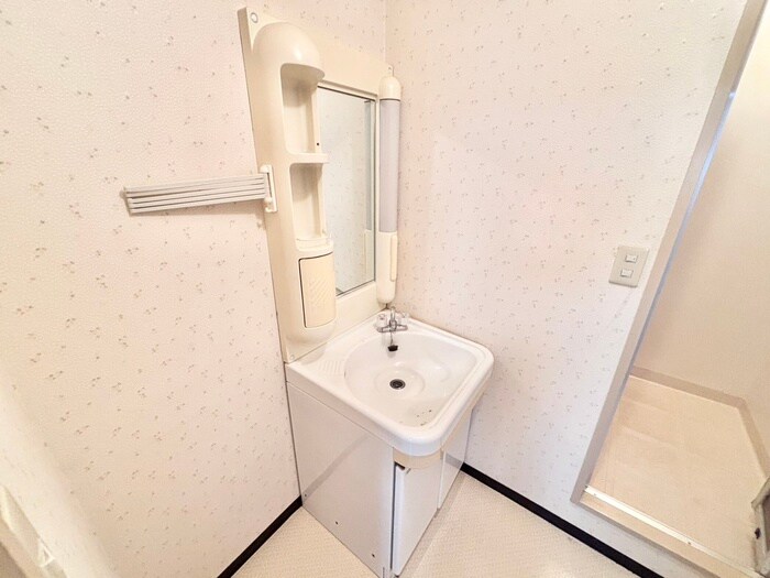 物件内観写真9　(洗面)