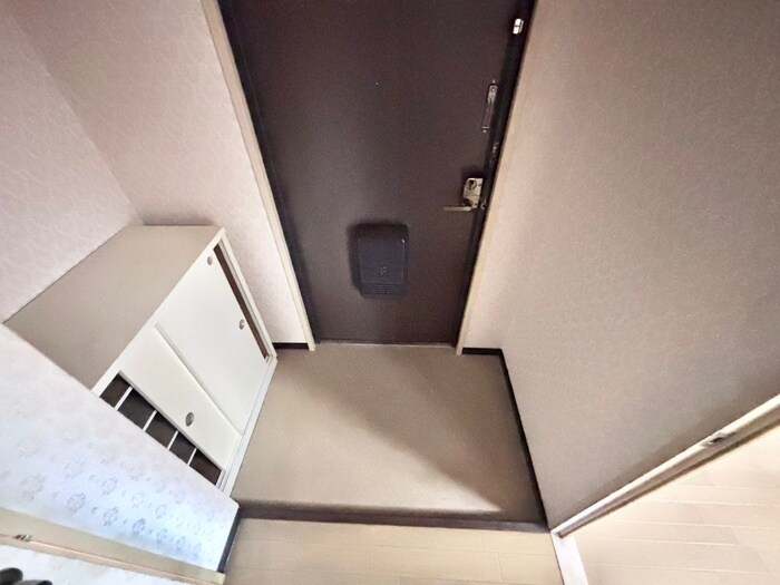 物件内観写真17　(玄関)