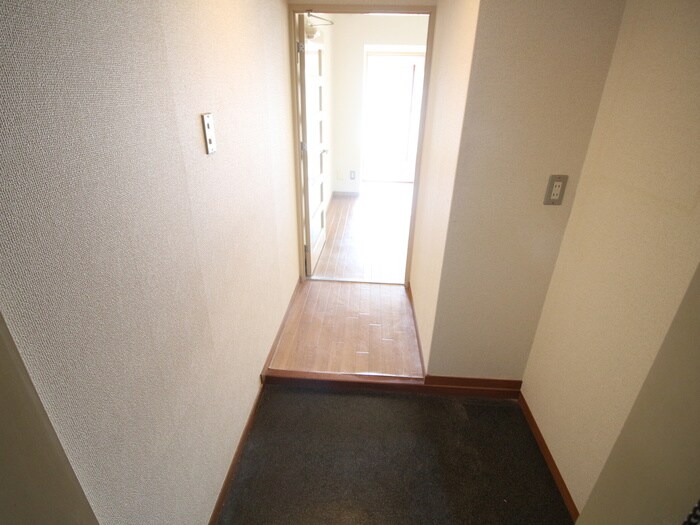 物件内観写真18　(玄関)