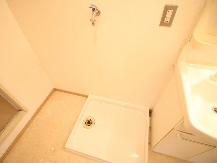 物件内観写真21　(洗濯機置場)