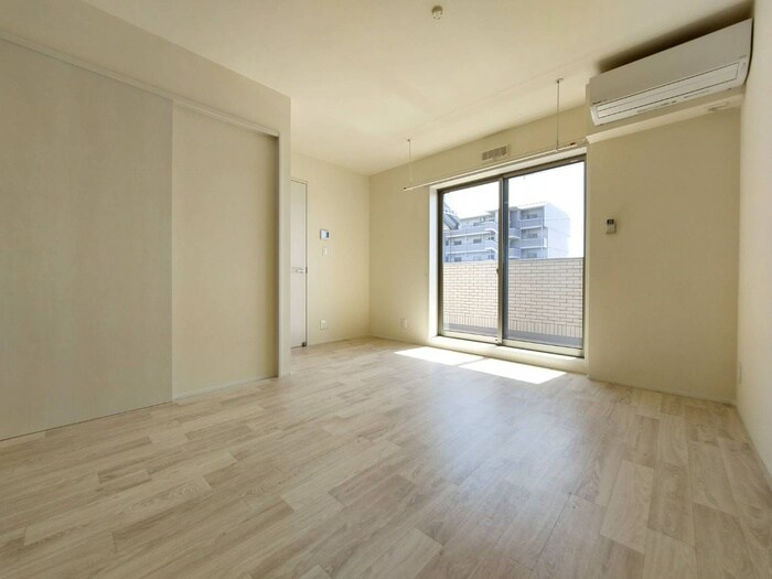 物件内観写真10　(居室)