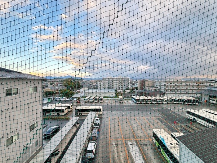 物件内観写真15　(室内からの展望)