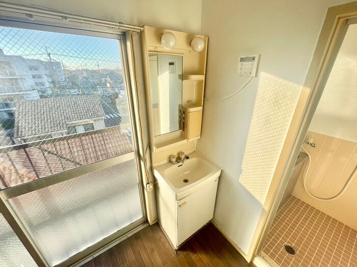 物件内観写真11　(洗面)