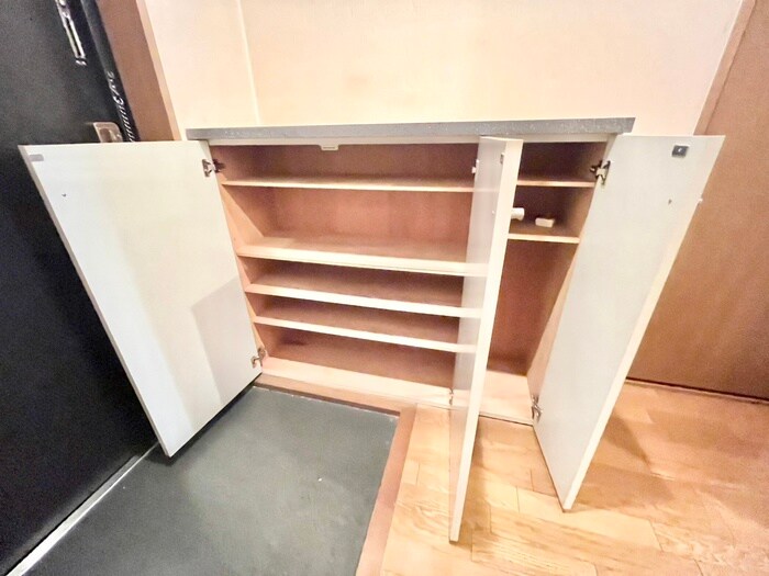 物件内観写真14　(靴箱)