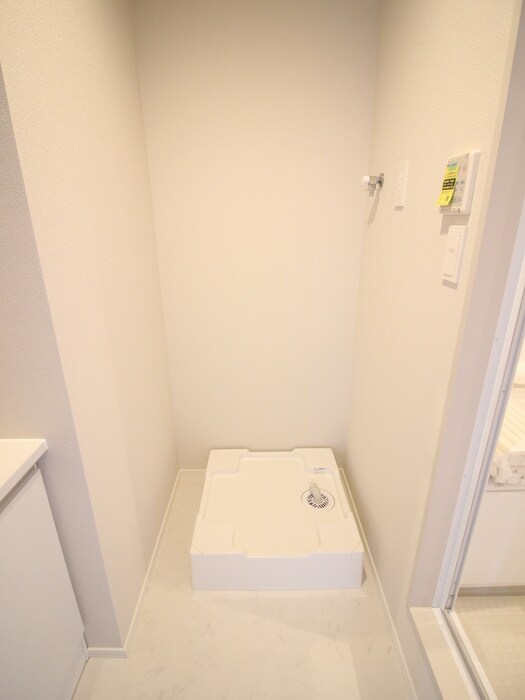 物件内観写真17　(洗濯機置場)