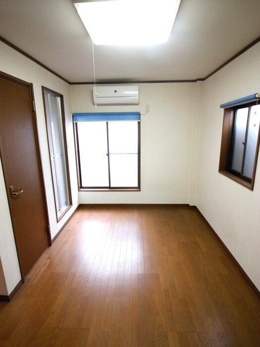 物件内観写真5　(居室)