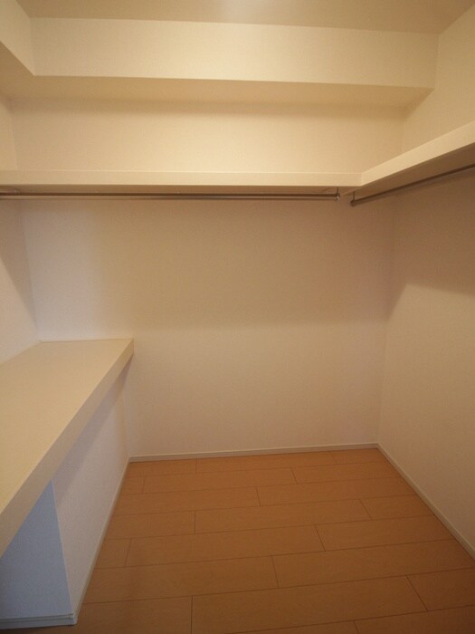 物件内観写真8　(収納)