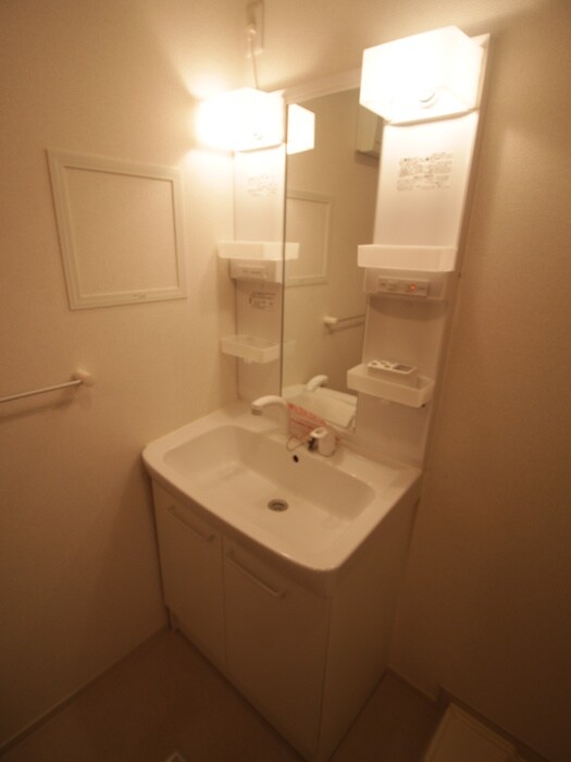 物件内観写真9　(洗濯機置場)