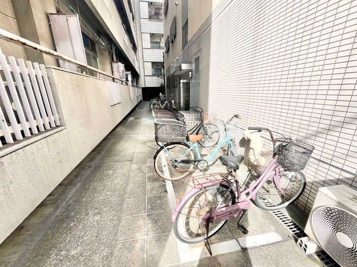 物件外観写真2　(駐輪場)
