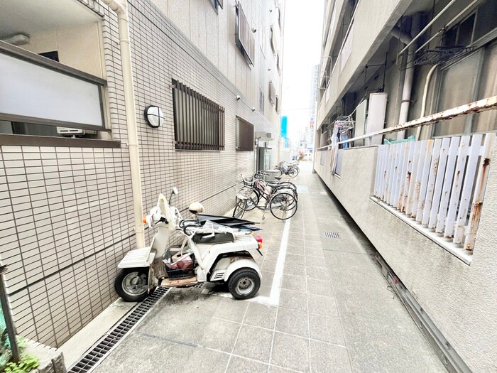 物件外観写真6　(駐輪場)