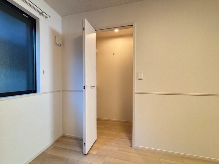 物件内観写真13　(収納)