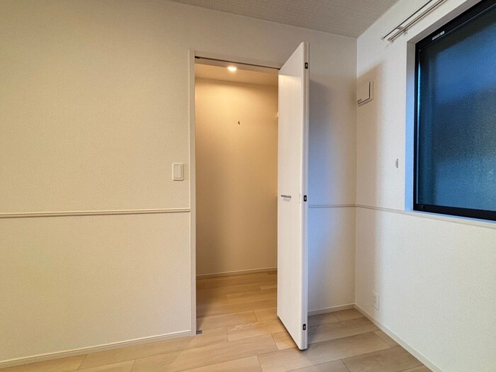 物件内観写真13　(収納)