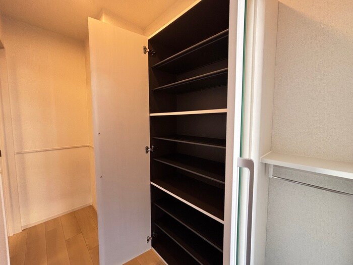 物件内観写真15　(靴箱)