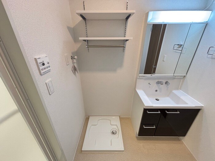 物件内観写真18　(洗濯機置場)