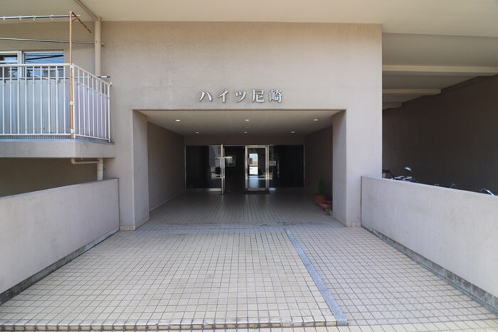 物件外観写真5　(エントランス部分)