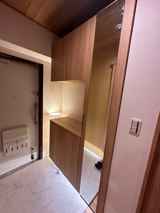 物件内観写真15　(玄関)