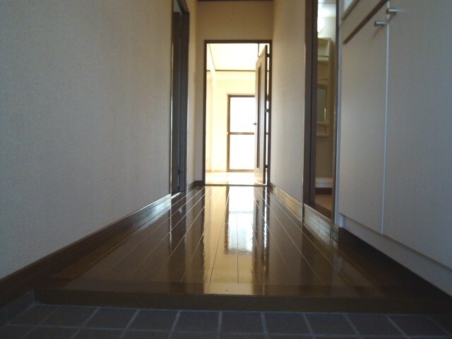 物件内観写真16　(玄関)