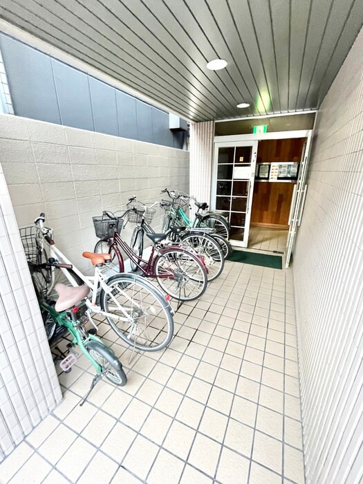 物件外観写真3　(駐輪場)
