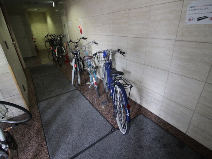 物件外観写真6　(駐輪場)