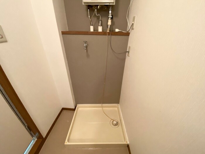 物件内観写真17　(洗濯機置場)