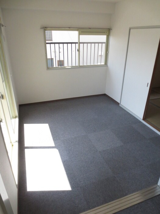 ファースト新北野の居室