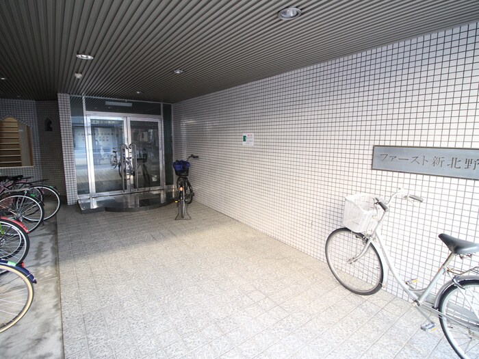 ファースト新北野のエントランス部分